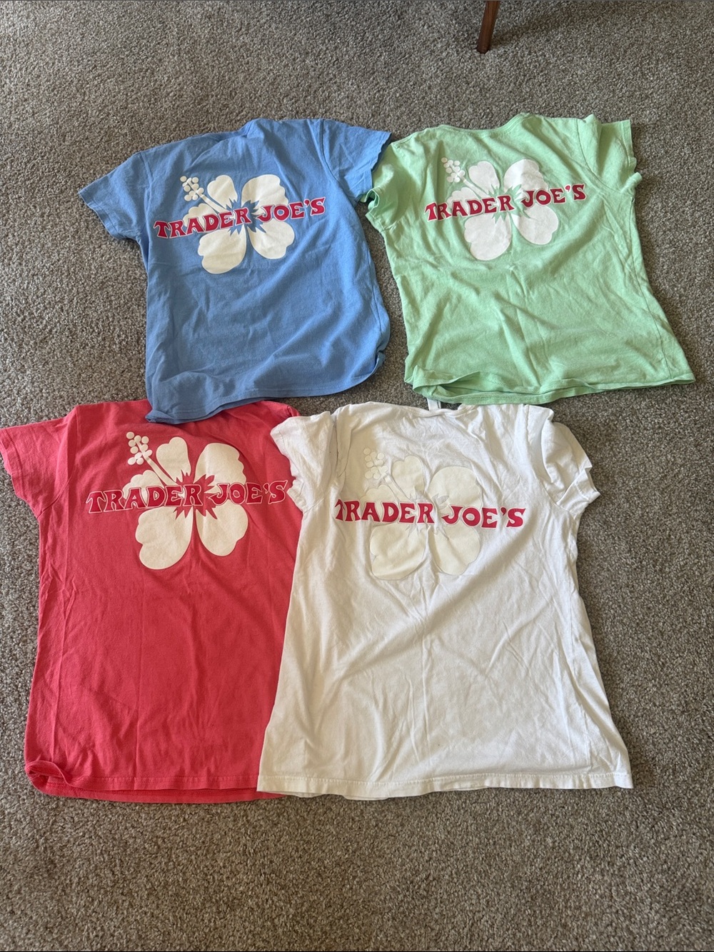 Trader Joe’s Women’s Crewneck T-Shirt Bundle Set of 4 Rare Colors - Picture 2 of 2